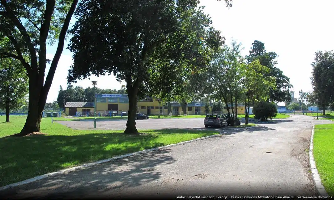 Karol Jakubowski prezentuje książkę o olimpijskich osiągnięciach regionu